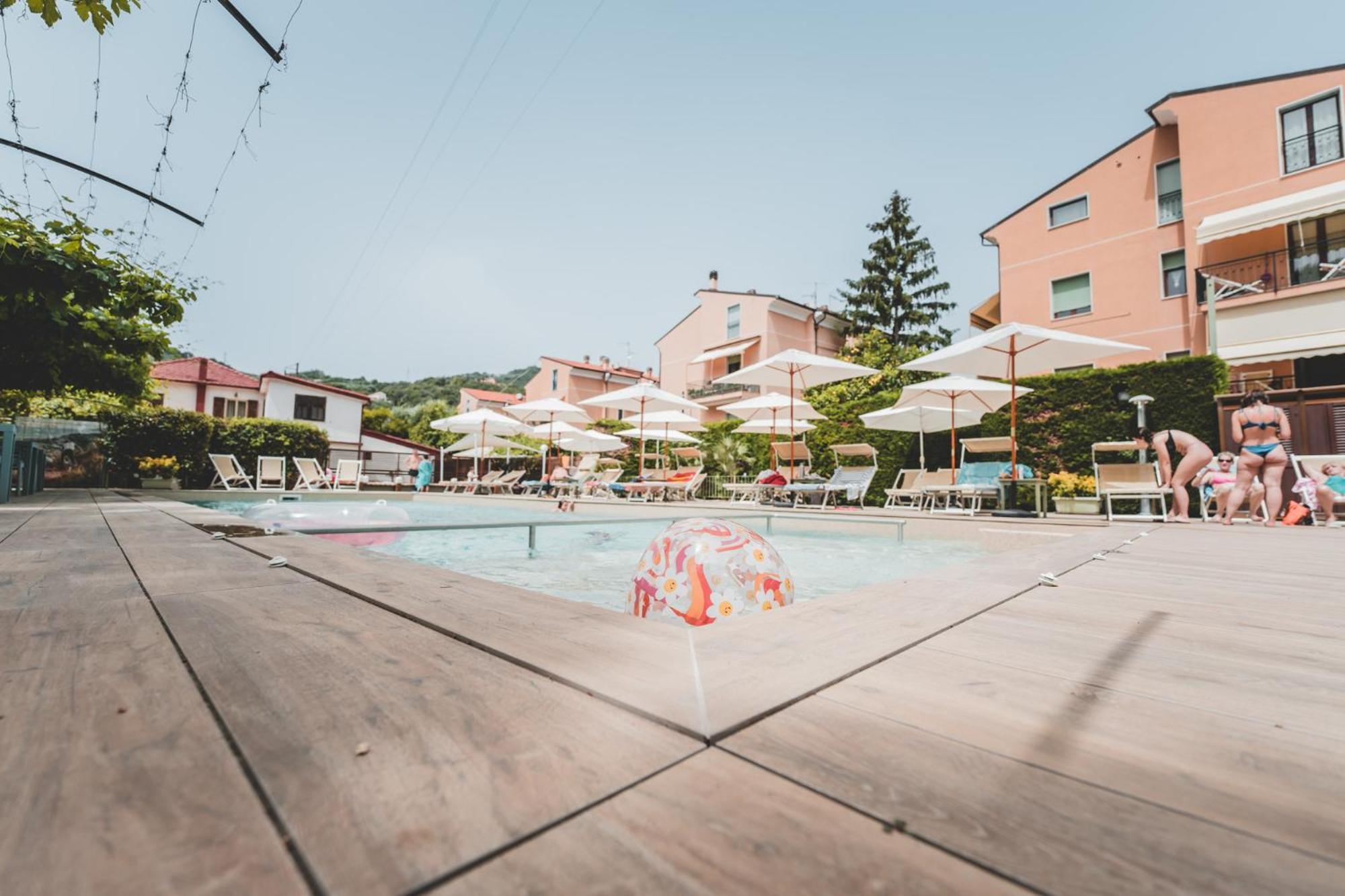 Residence Holidays Pietra Ligure Dış mekan fotoğraf
